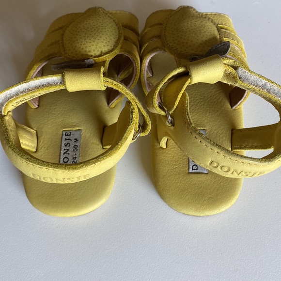 Donsje lemon sandals 24-30m - Picture 4 of 5